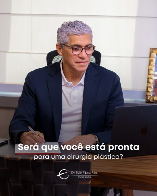 A preparação para uma cirurgia plástica não começa quando você veste a camisola no hospital. Ela começa no instante em que você toma a decisão de mudar algo que afeta a sua qualidade de vida.

Se você sente que chegou o momento de investir na sua autoestima com segurança, nós estamos prontos para guiar você, passo a passo.

Dr. Euler Ribeiro Filho
CRM 4501/AM | RQE 1477
Cirurgião Plástico